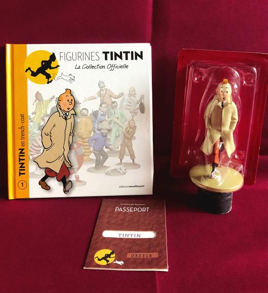 Tintin (figurines Moulinsart) # 1 - Tintin en trench-coat - en boîte avec livret + passeport